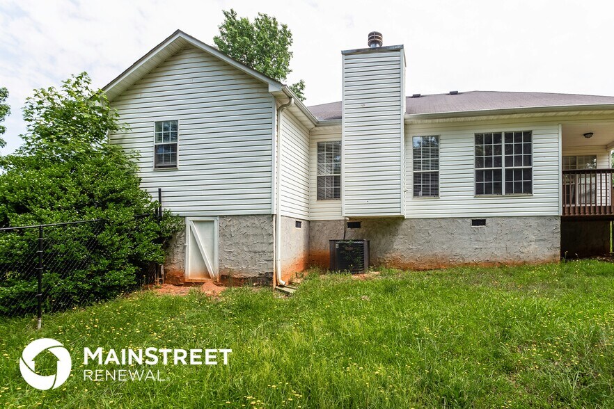 Building Photo - 121 Aristocratic Way