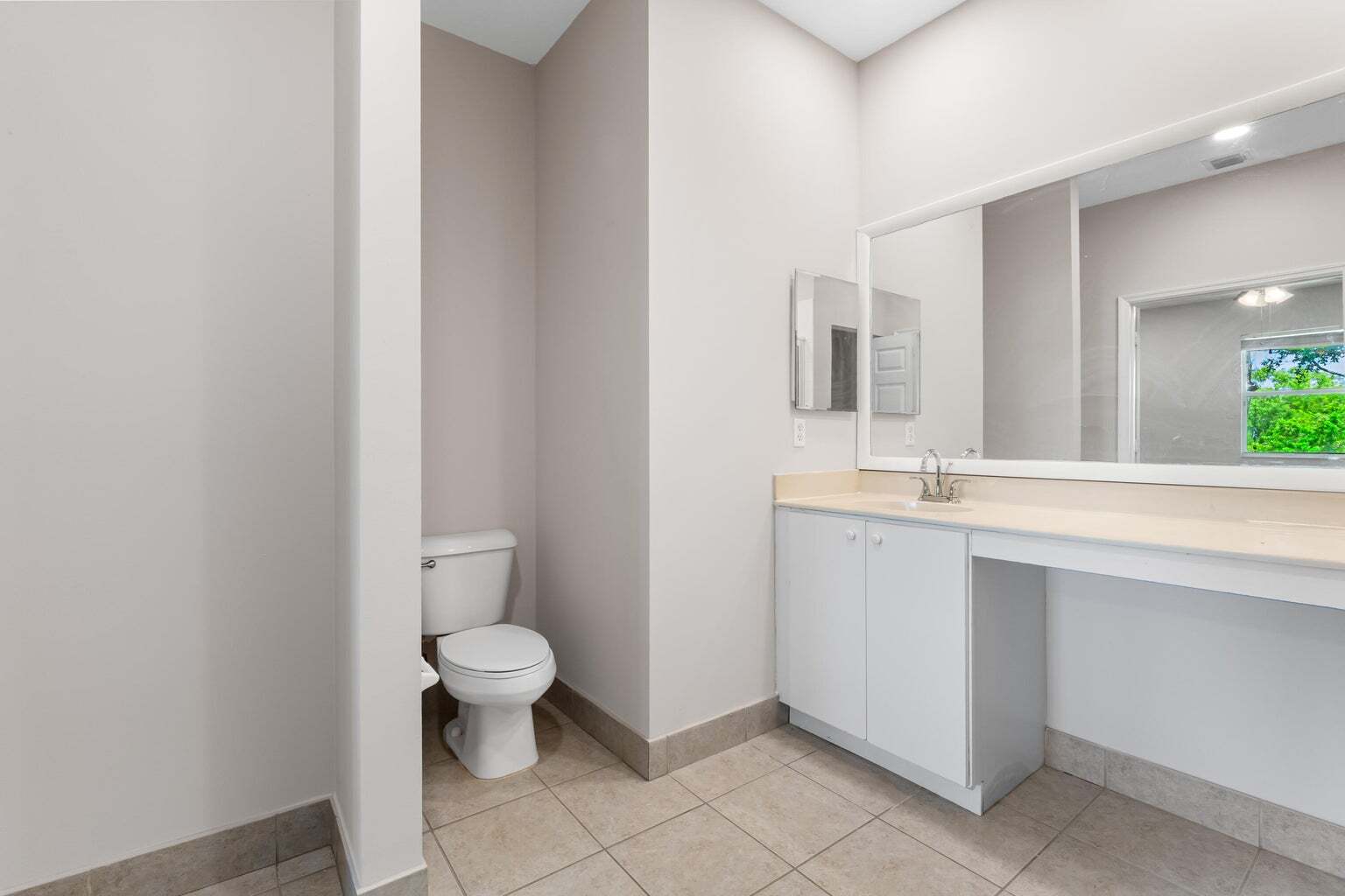 Building Photo - 3051 Grandiflora Dr
