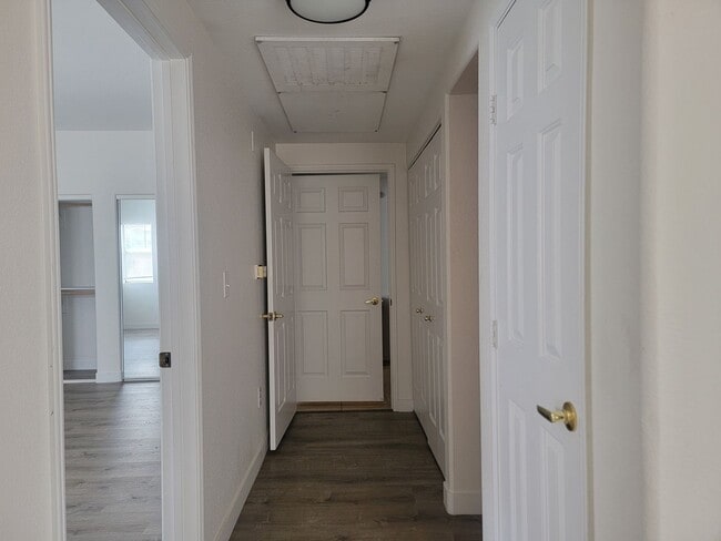 Building Photo - 2 Primary Suites Condo