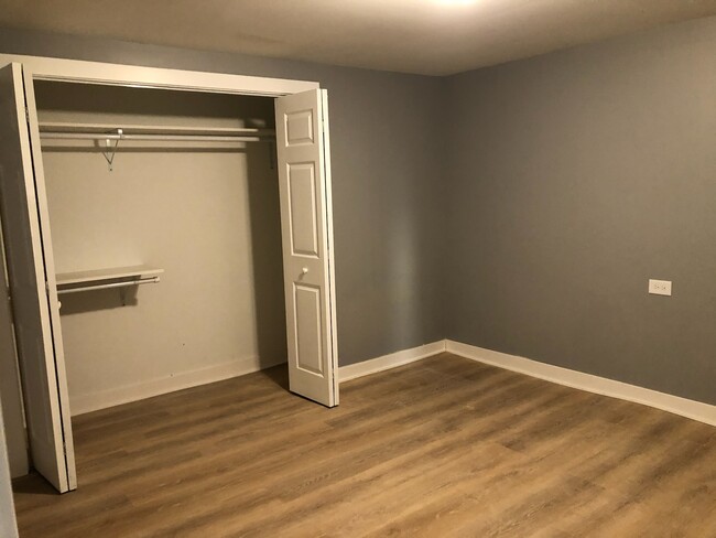 3rd Bedroom/closet - 5521 S Dorchester Ave