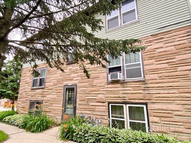 Building Photo - 2012 Parmenter St