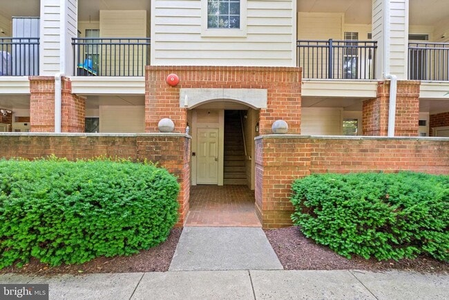 Building Photo - 1324 Garden Wall Cir