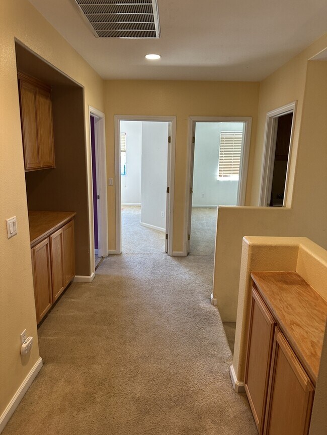Building Photo - Tracy Beautiful home that comes with sizab...