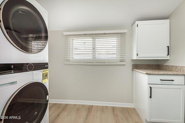 Building Photo - 4911 E Culver St