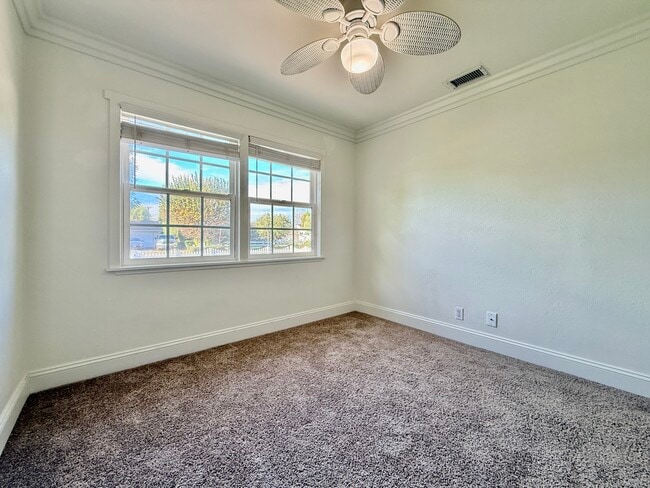 Building Photo - 4832 Maureen Ln