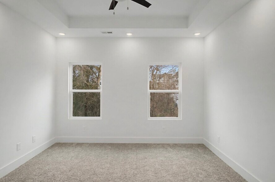 Building Photo - 2140 18th Ave N