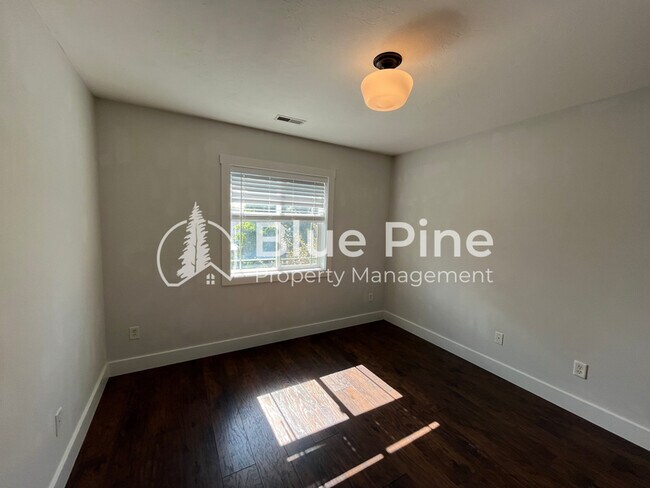 Building Photo - 157 Leesburg Ln