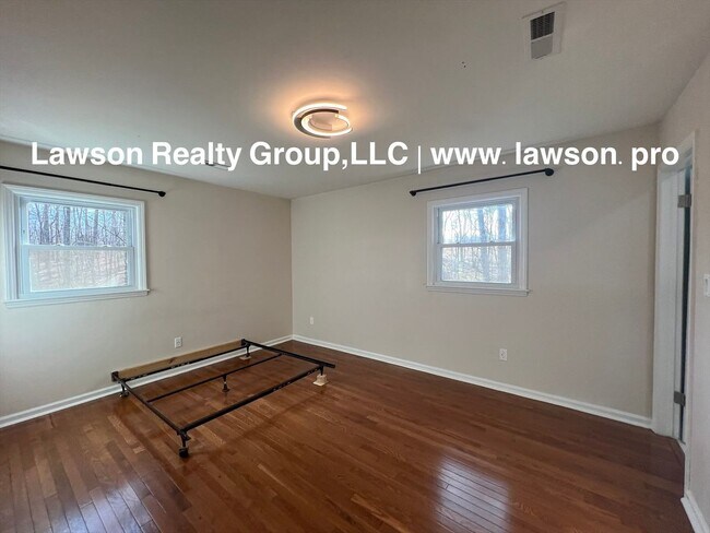 Building Photo - Peaceful Retreat with Outdoor Space-Botetourt County