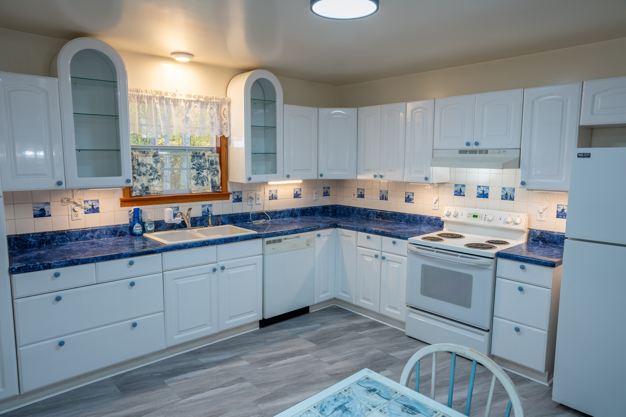 Kitchen Appliances included - 1077 Keener Rd