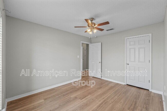 Building Photo - 203 Citadel Ln
