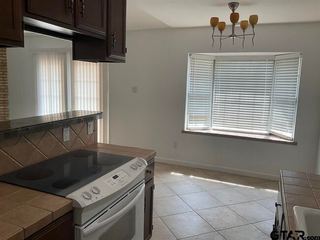Building Photo - 5101 Foxglove Cir