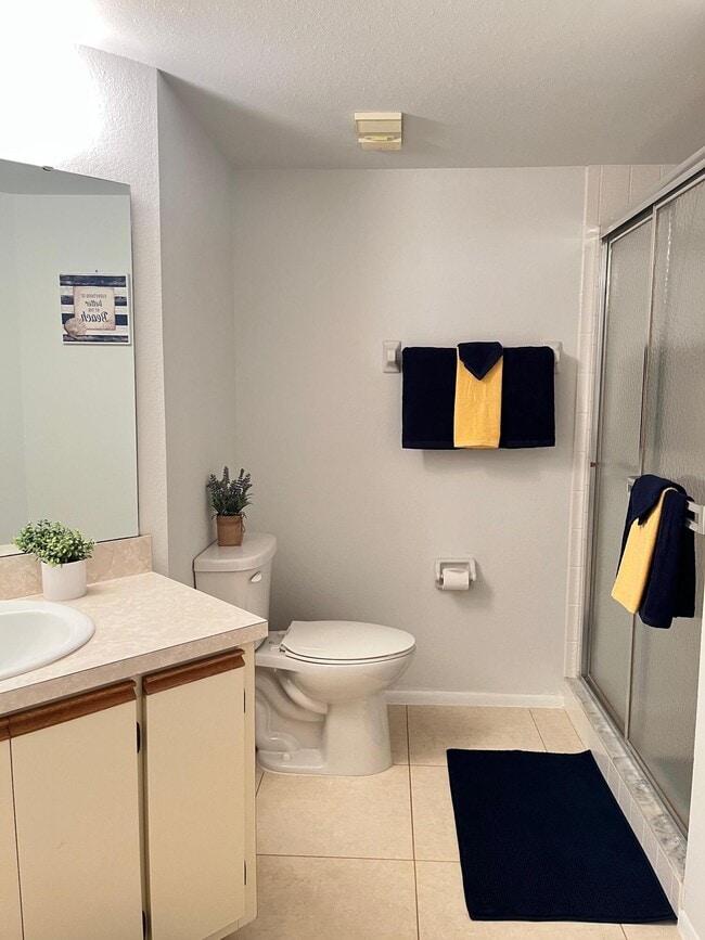 Building Photo - 1533 SE Royal Green Cir