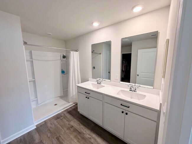 Building Photo - 532 Scarlet Sage Dr