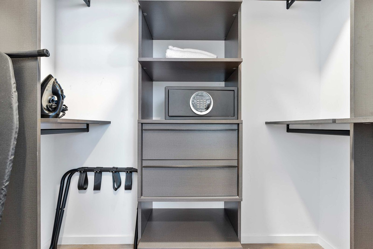 Building Photo - 398 NE 5th St