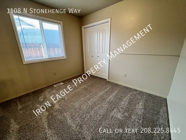 Building Photo - 1108 N Stonehenge Way