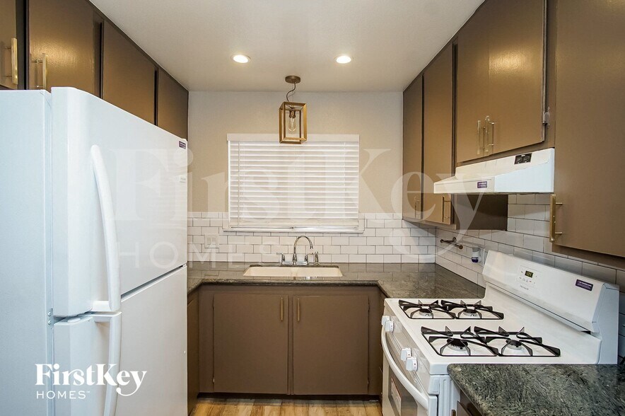 Building Photo - 227 Autumn Ct