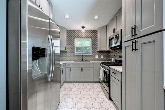 Building Photo - 4613 Cedargrove Dr