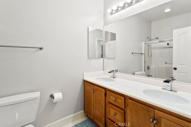 Building Photo - 44 Glenalmond Ln