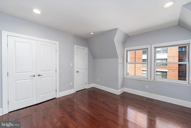 Building Photo - 15 W Biddle St