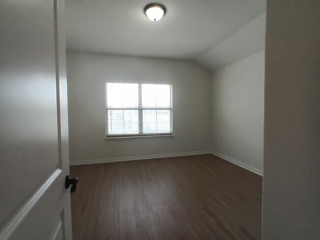 Building Photo - 7518 Astro Fld