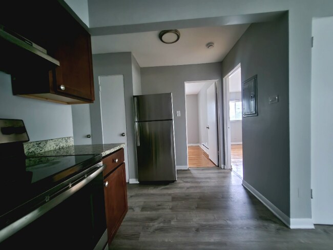 Building Photo - 3115 W 79th St