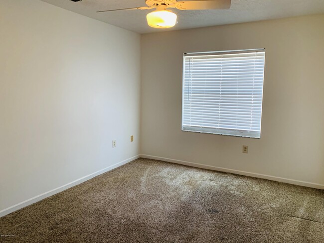 Building Photo - 185 Cinnamon Lake Cir