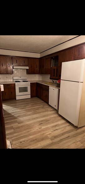 Building Photo - 17162 Betty Dr