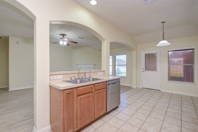 Building Photo - 14903 Lanai Dr