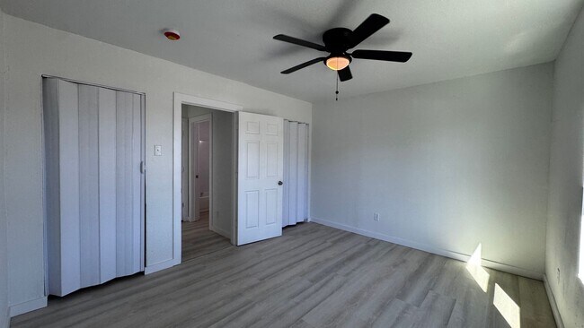 Building Photo - 2BD APARTMENT WITH WATER PAID!!