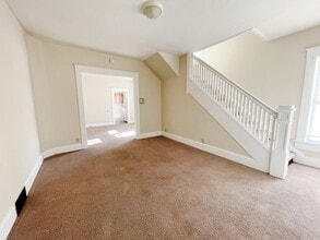 Building Photo - 940 S 15th St