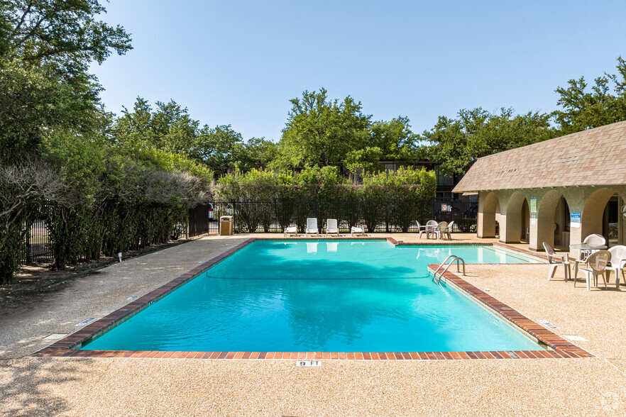 Swimming Pool - Prestonwood Hillcrest Apartments