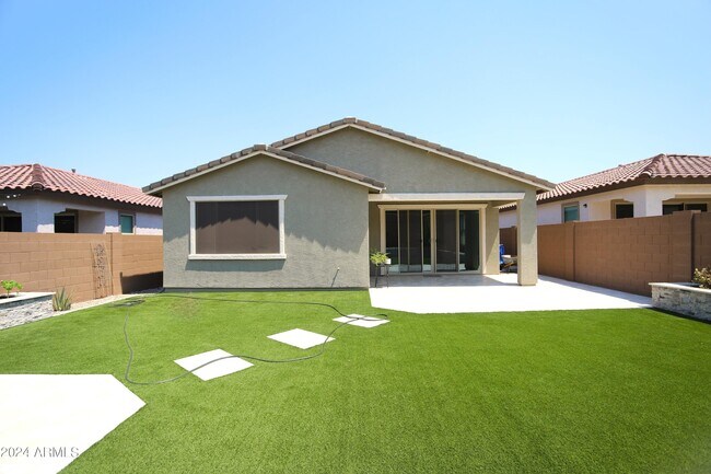 Building Photo - 1651 W Piedmont Rd