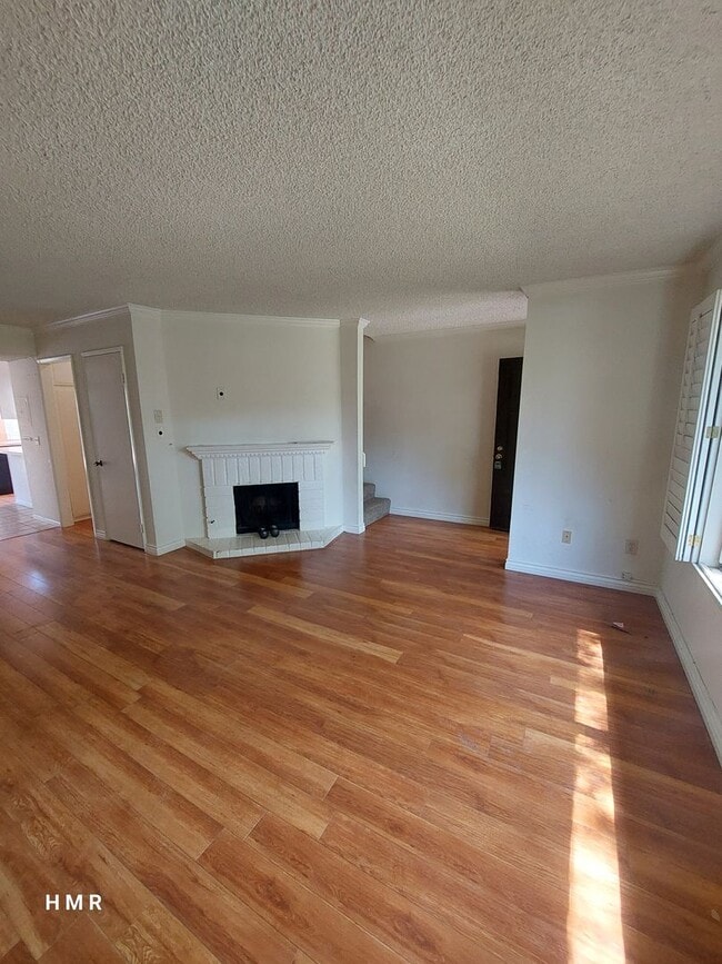 Building Photo - 3 bedrooms 3 baths in San Dimas Glenwood T...
