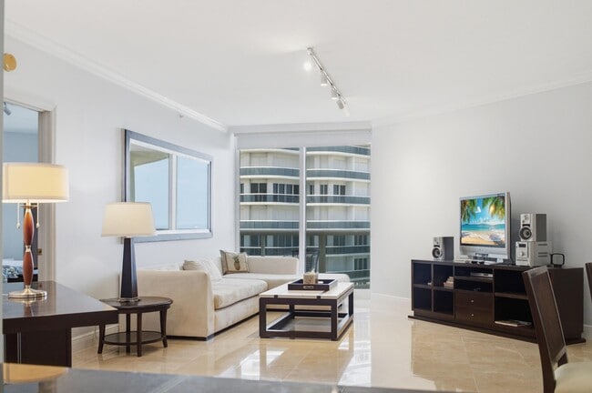 Building Photo - 9595 Collins Ave