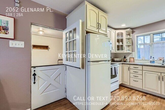 Building Photo - Charming Victorian Home in Downtown Denver...
