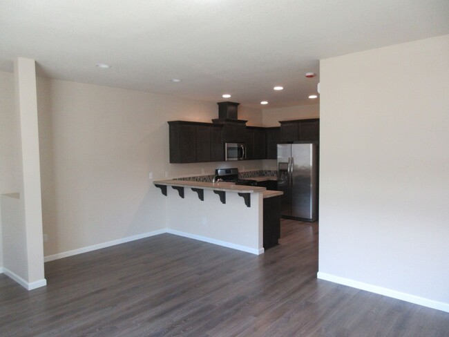 Building Photo - Newer 3 bedroom in South Salem