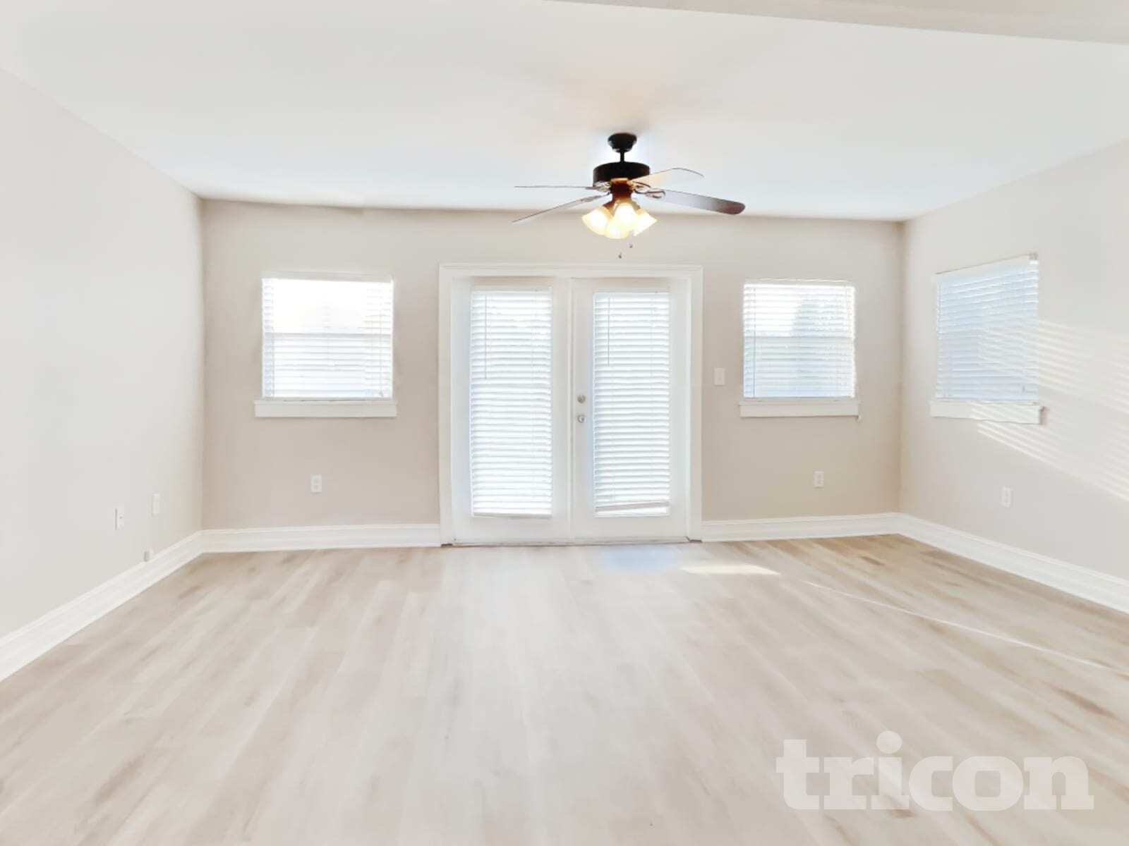 Building Photo - 331 Mendez Dr