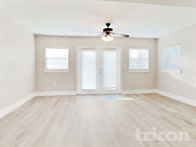 Building Photo - 331 Mendez Dr