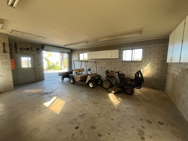 Building Photo - 18655 Oak Ridge Ln
