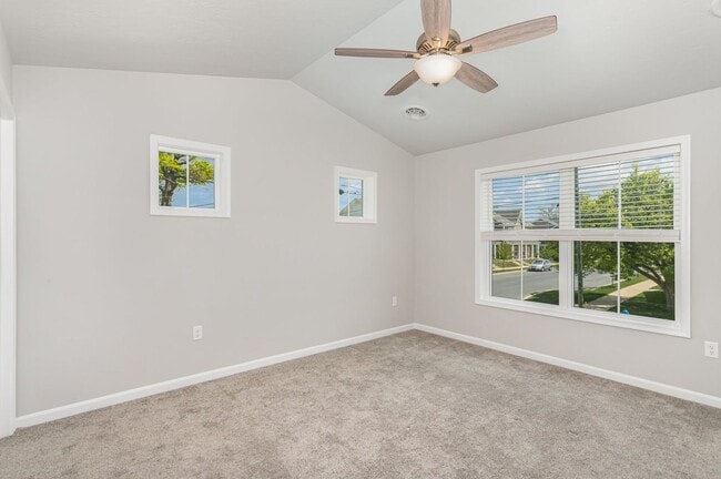 Building Photo - 652 N College St