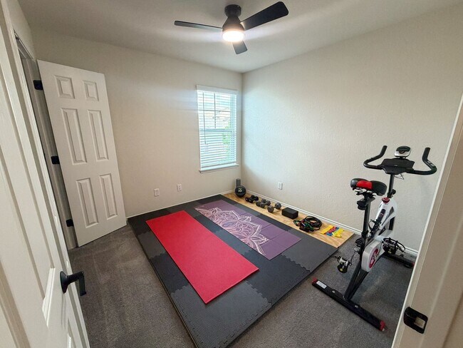 Building Photo - Well Maintained 3 bedroom 2.5 bath in COMAL ISD!