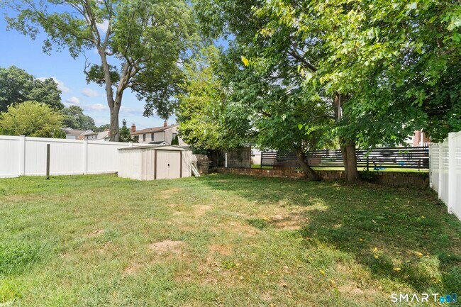 Building Photo - 214 Country Rd