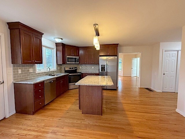 Building Photo - 121 Robin Hill Rd