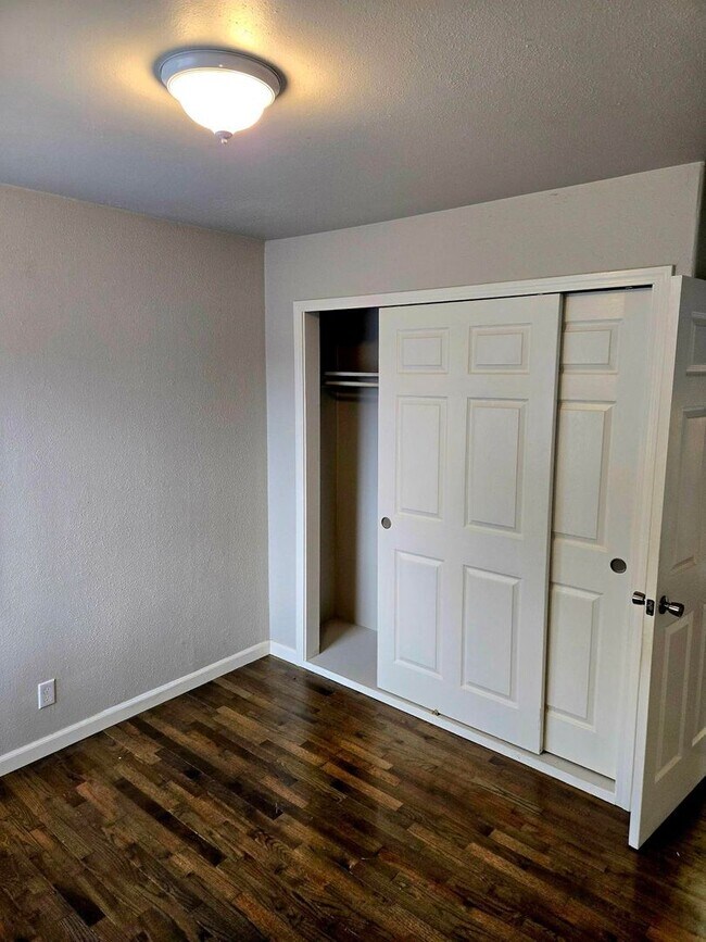 Building Photo - 8420 S Tacoma Way