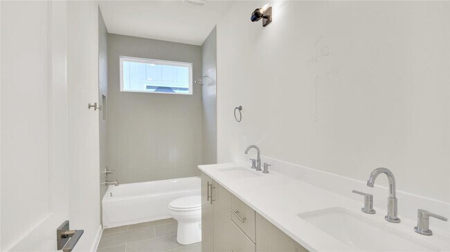 Building Photo - 7208 Providence Ave