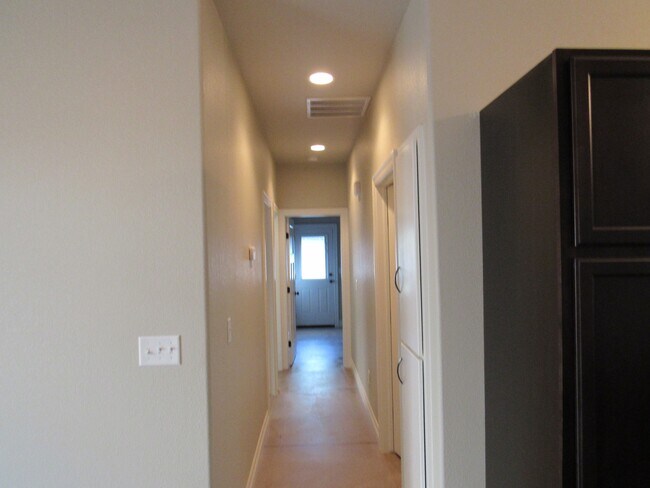 Building Photo - 3672 N Tyler Ct