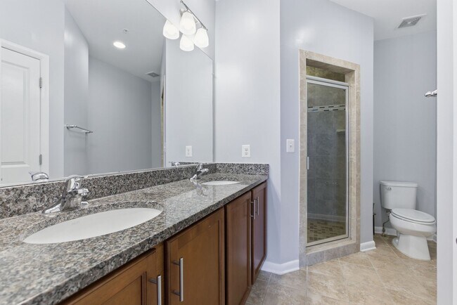 Building Photo - Amazing 4 BR/3.5 BA Townhome in Riverdale!