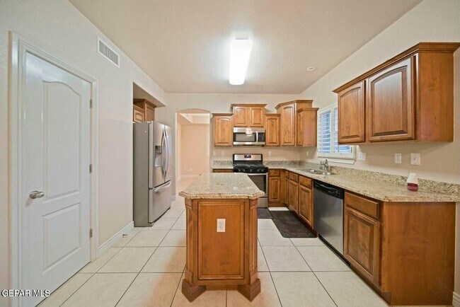 Building Photo - 5572 Ignacio Frias Dr