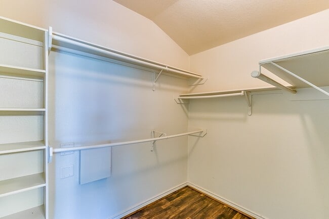 Building Photo - 22450 Highland Point Ln