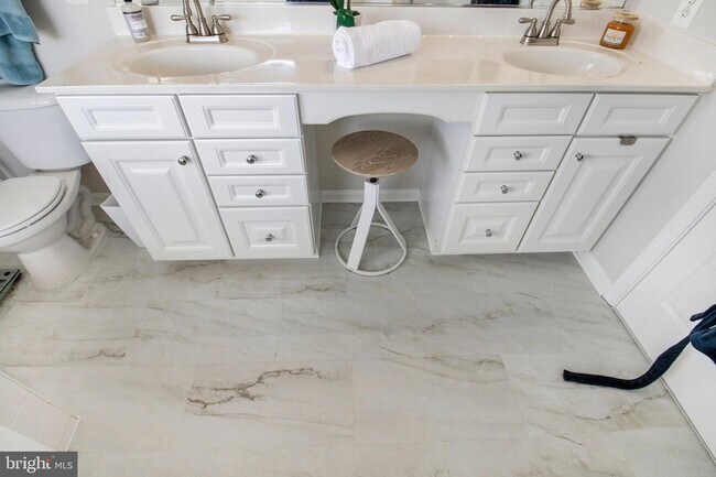 Building Photo - 115 Richard Dr SE